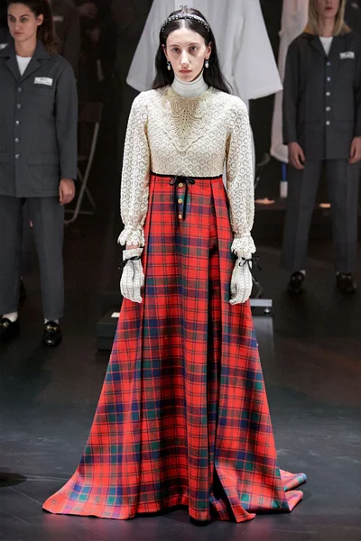 Look 27